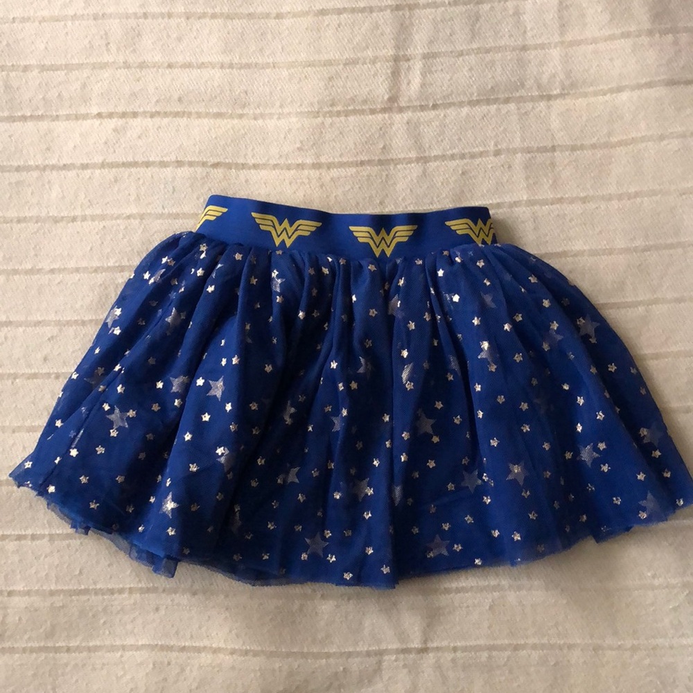 Hanna Andersson Wonder Woman skirt size 90